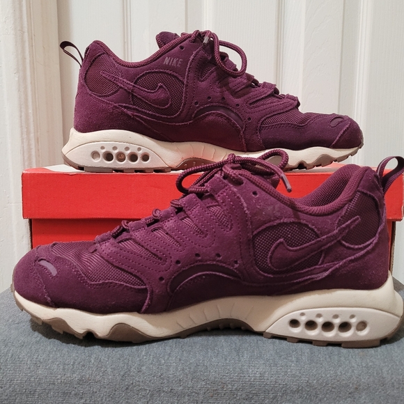 Nike Air Terra Humara Sneakers - Picture 3 of 9